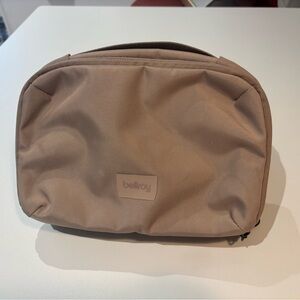 Bellroy Hanging Toiletry Kit (Stone)
